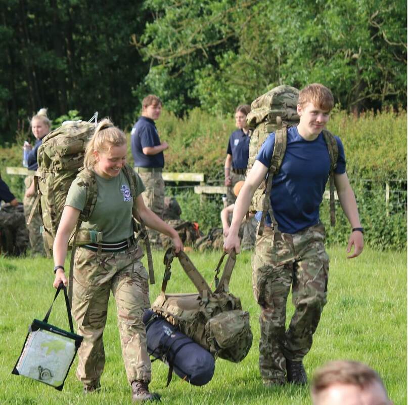 team-carrying-a-bag_orig